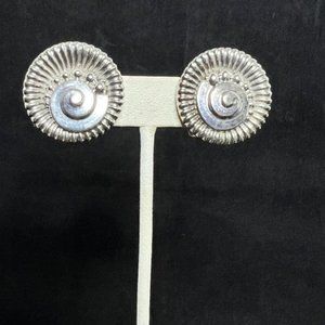 Vintage Alice Silver Tone Sea Shell Clip On Earrings (3071)